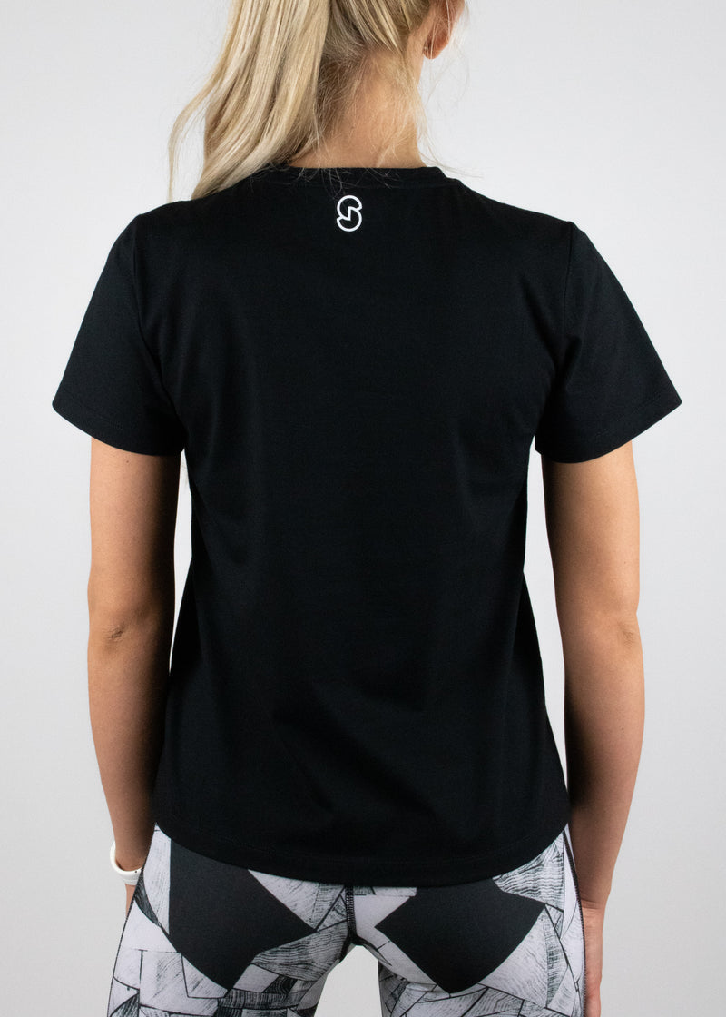Perfect Little Black Tee with short sleeves and a small white Susimust logo at nape from Susimust SS19 collection - back view